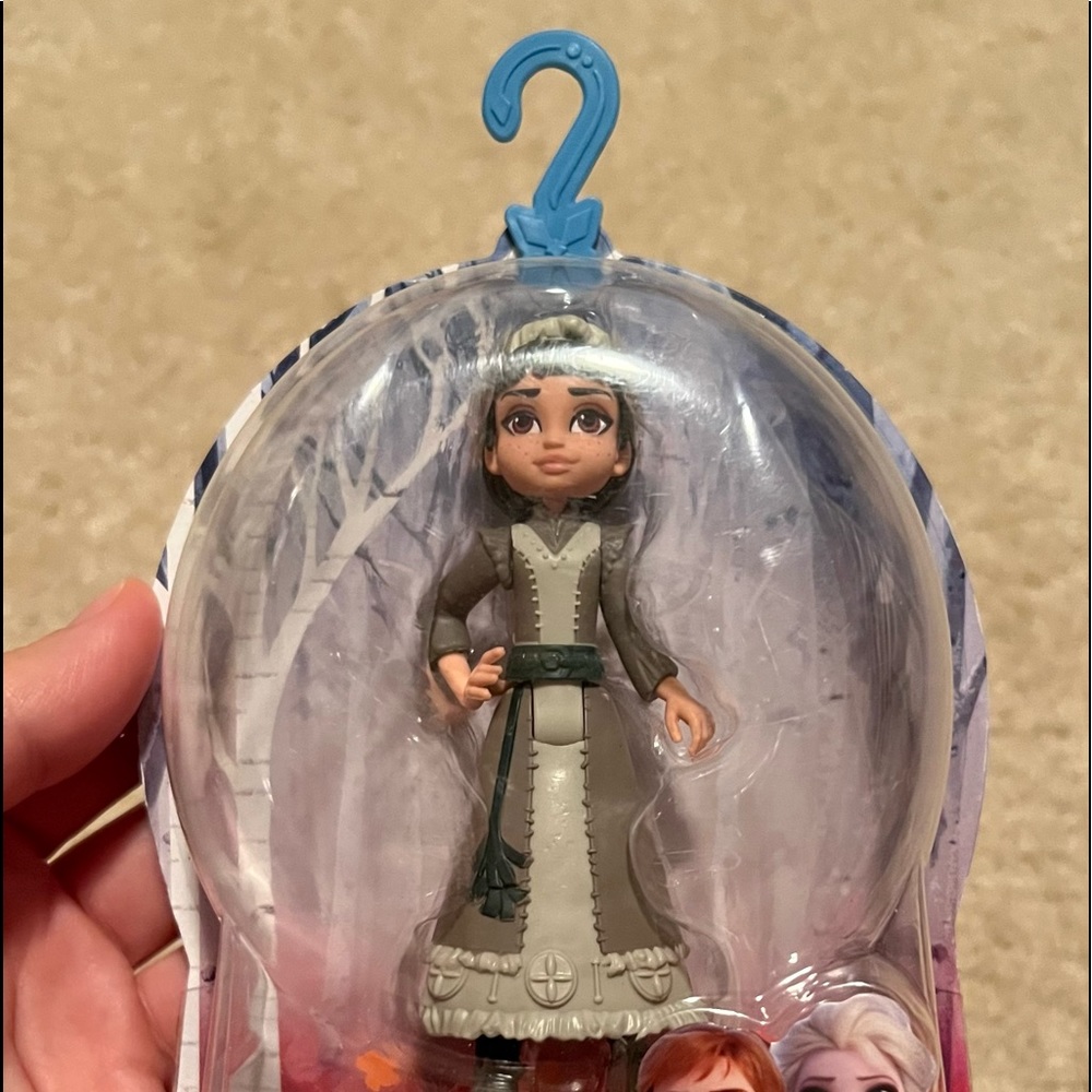 Disney Frozen II Honeymaren figure